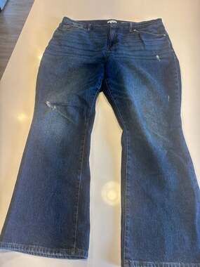 Good American Good Petite Mid-Rise Bootcut Jeans Size 15